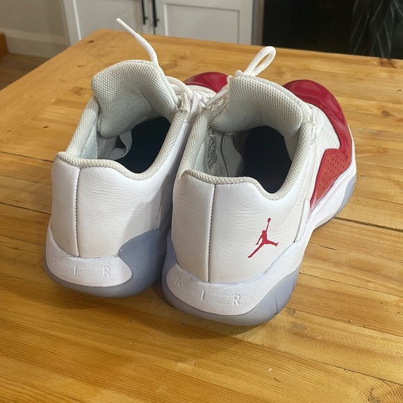 Air Jordan’s - Picture 3 of 3